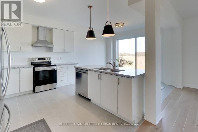 148 Union Boulevard — photo 9 of 40