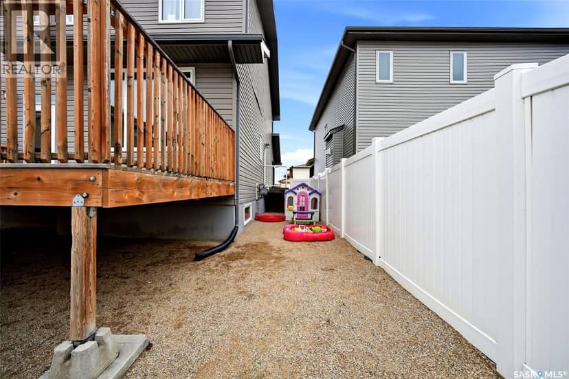 5213 Canuck CRESCENT — photo 36 of 38