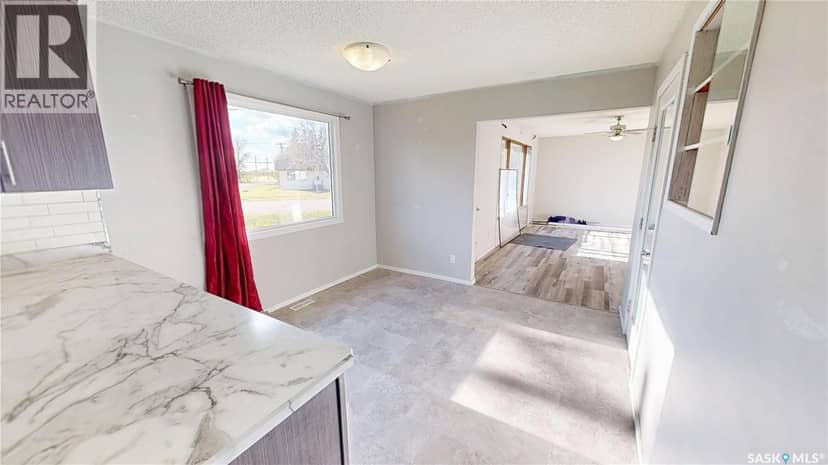 402 Main STREET — photo 8 of 40