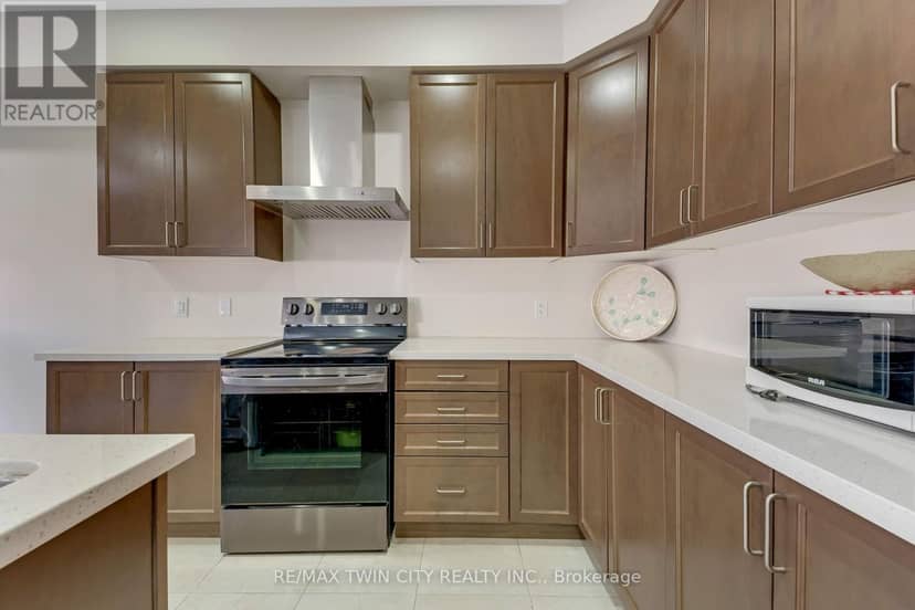 106 Haldimand Street — photo 6 of 40