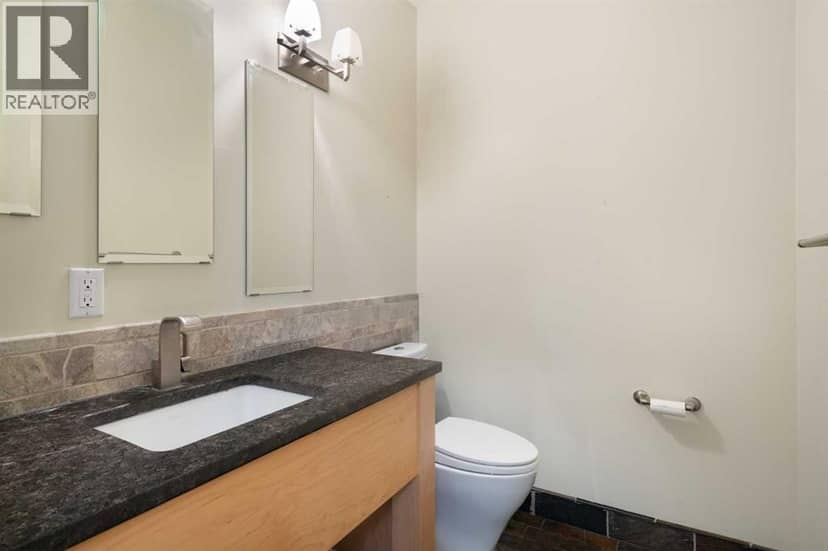 2323 22 Avenue SW — photo 16 of 40