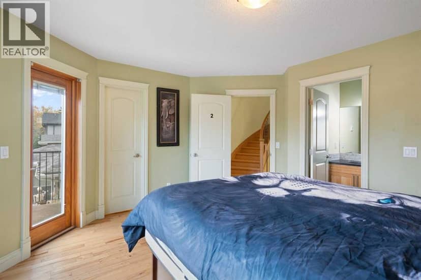 2323 22 Avenue SW — photo 24 of 40