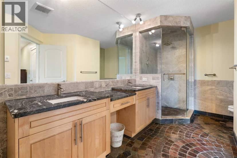 2323 22 Avenue SW — photo 20 of 40