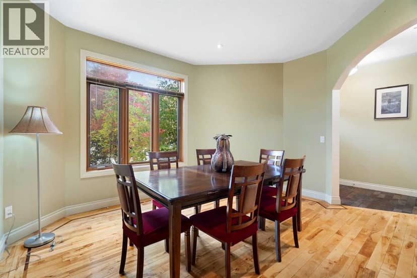 2323 22 Avenue SW, Calgary, photo 5