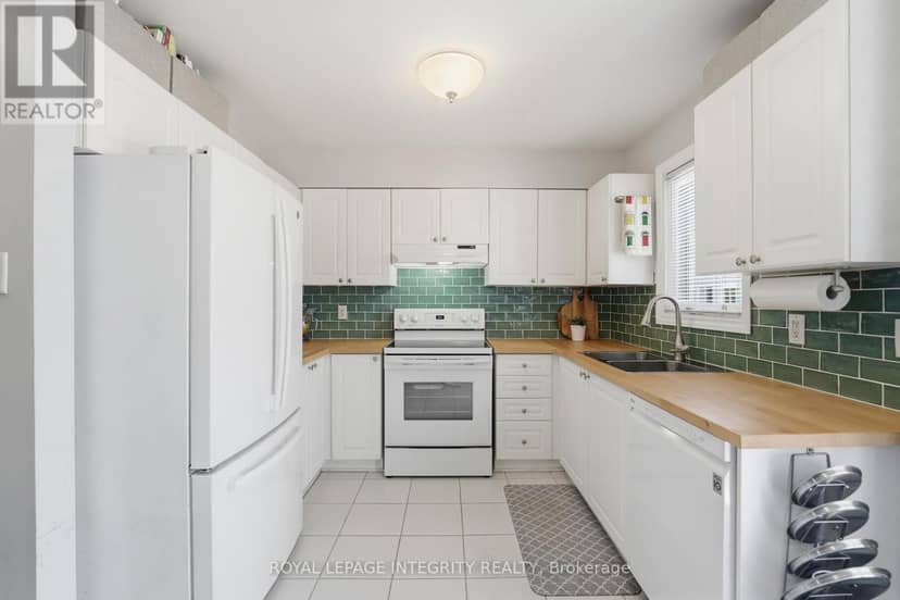 24 Yorkville Street — photo 12 of 40