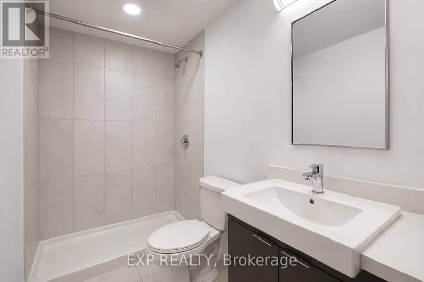 1009 - 105 Champagne Avenue S — photo 29 of 32