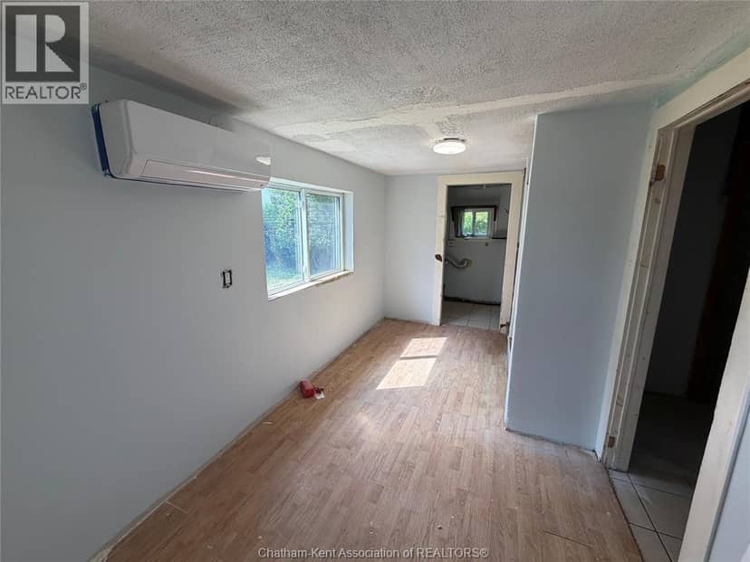 656 MCNAUGHTON AVENUE East — photo 13 of 18