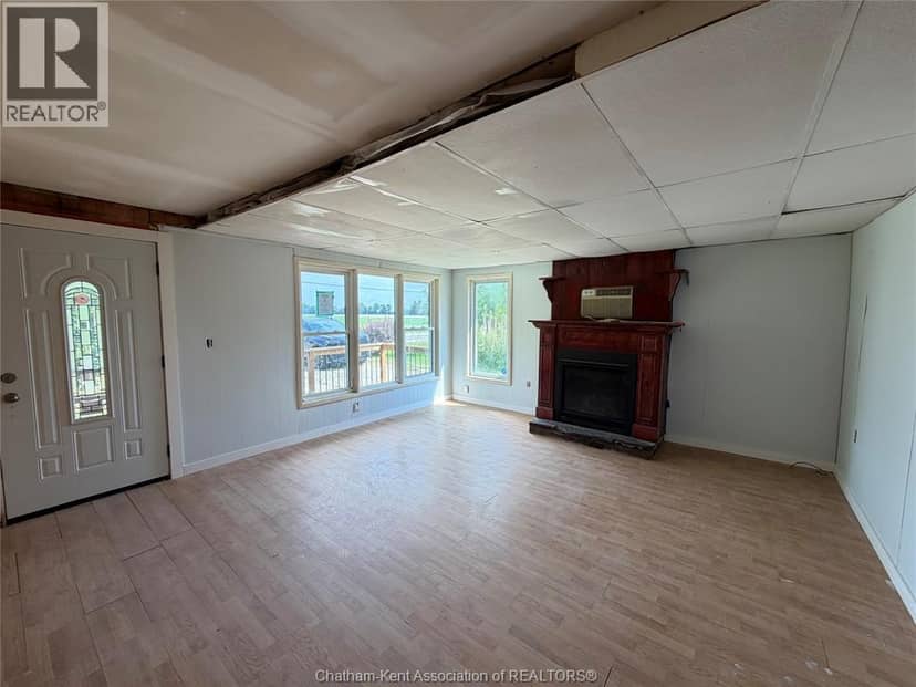 656 MCNAUGHTON AVENUE East — photo 7 of 18