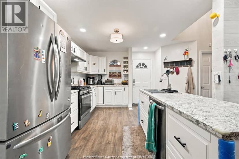 2920 Strawberry Drive, Tecumseh, photo 8