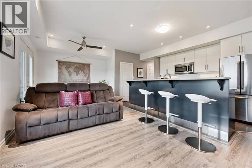 70 WILLOWRUN Drive Unit# #C8 — photo 16 of 40