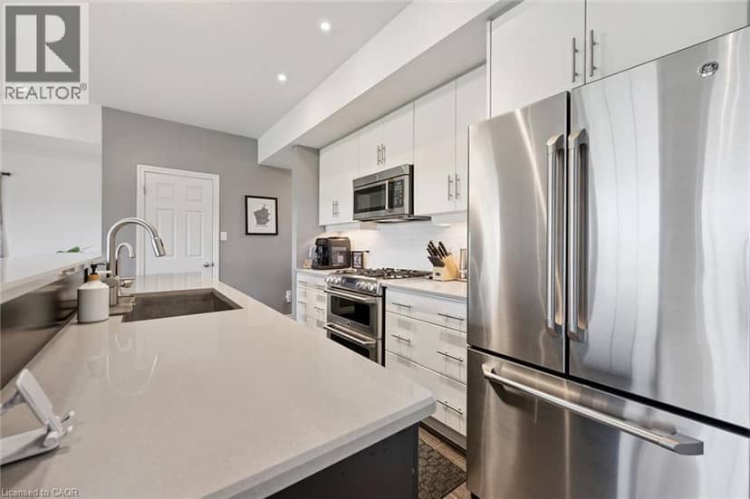 70 WILLOWRUN Drive Unit# #C8 — photo 18 of 40