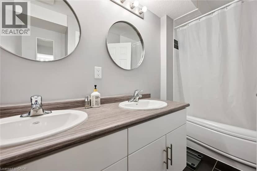 70 WILLOWRUN Drive Unit# #C8 — photo 29 of 40