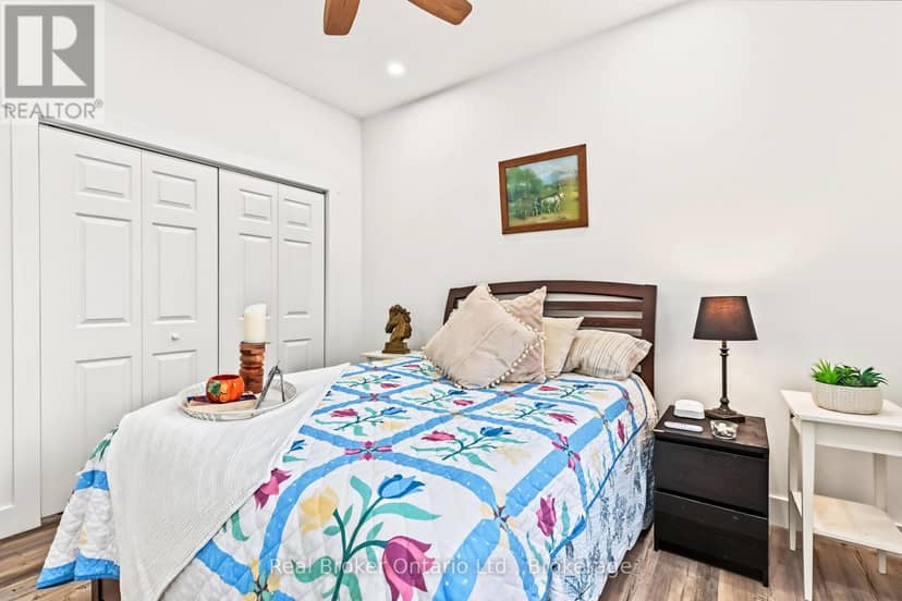 185 Raglan Street — photo 24 of 40