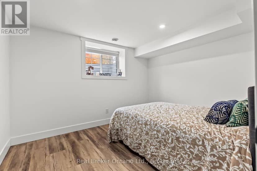 185 Raglan Street — photo 37 of 40
