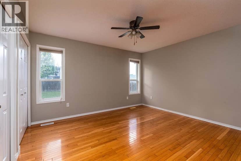 3404 65 Avenue — photo 14 of 37