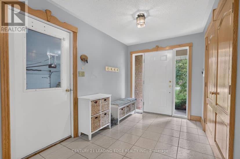 23233 Miles Road, Georgina, photo 6