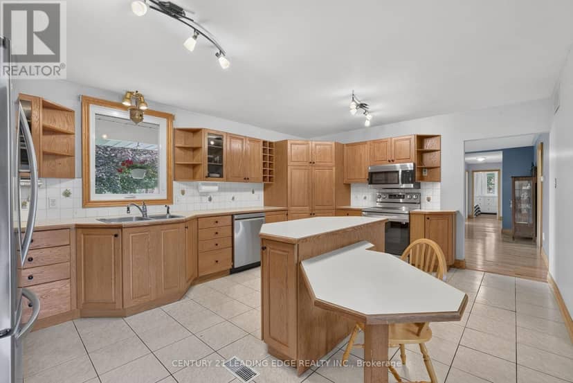 23233 Miles Road, Georgina, photo 7