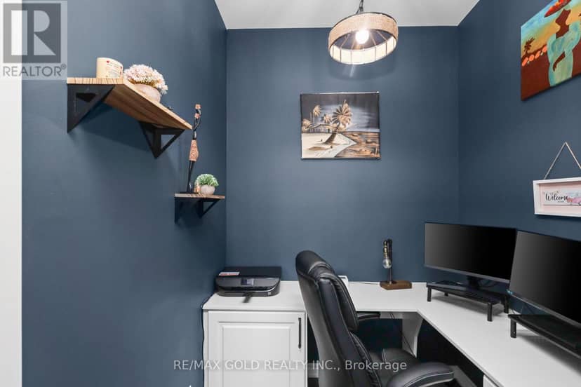 36 Samuel Crescent — photo 10 of 40