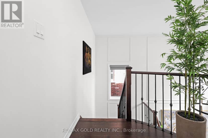 36 Samuel Crescent — photo 12 of 40