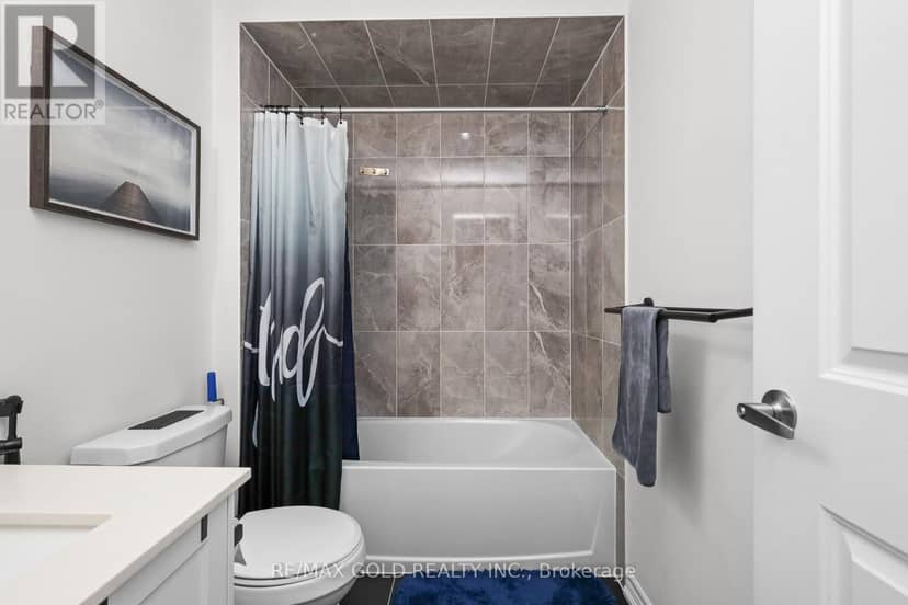 36 Samuel Crescent — photo 23 of 40