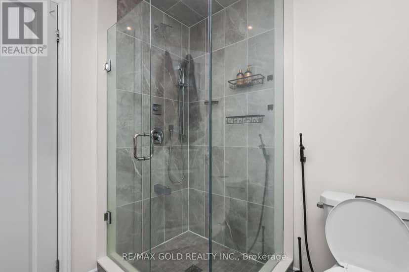 36 Samuel Crescent — photo 17 of 40
