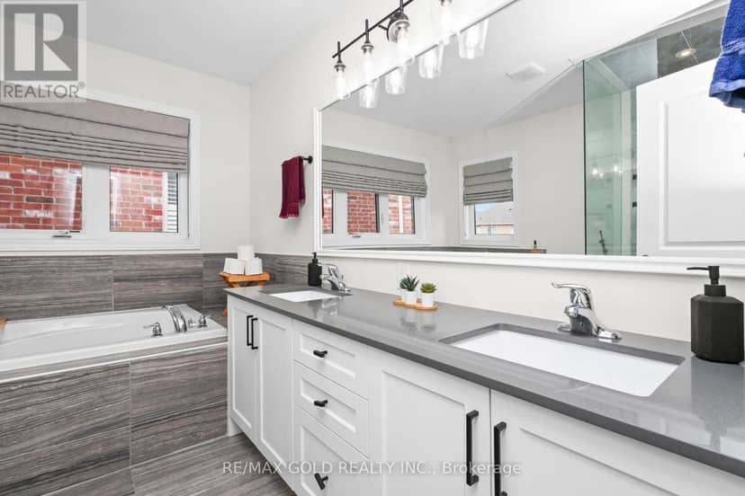 36 Samuel Crescent — photo 14 of 40