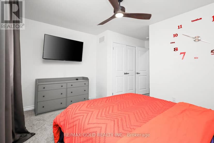 36 Samuel Crescent — photo 20 of 40