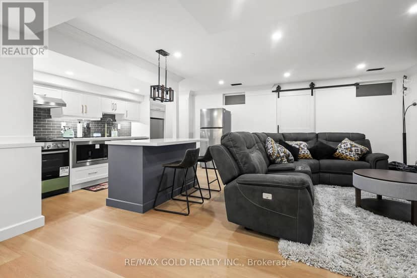 36 Samuel Crescent — photo 28 of 40