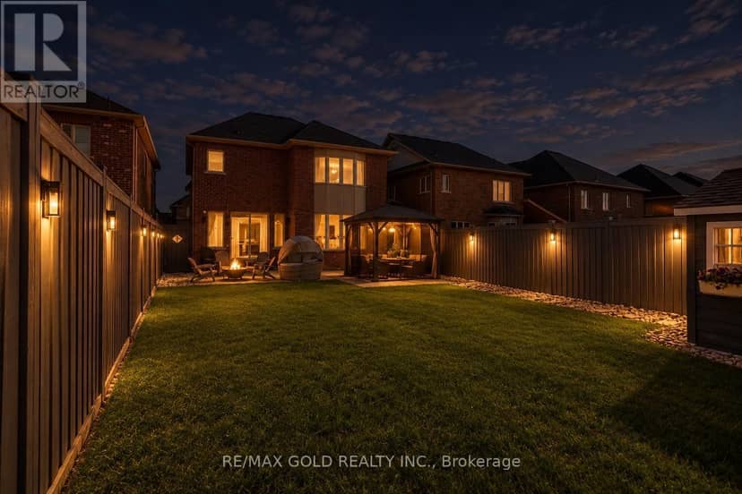 36 Samuel Crescent — photo 40 of 40