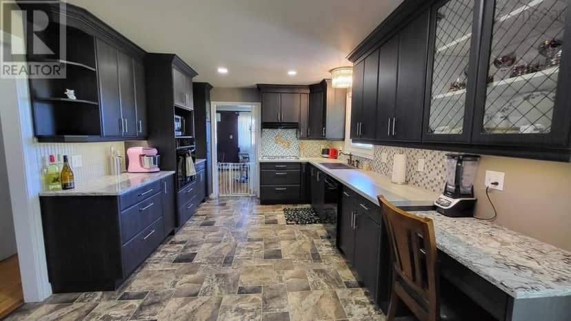 424 Gabriel Road — photo 21 of 40
