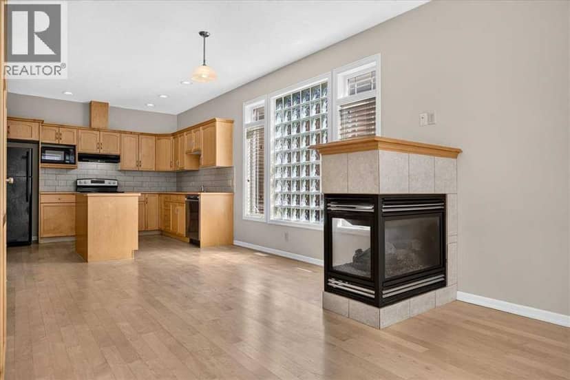 262 21 Avenue NE, Calgary, photo 8