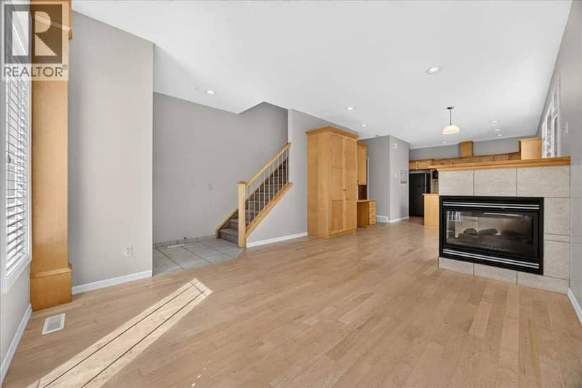 262 21 Avenue NE, Calgary, photo 7