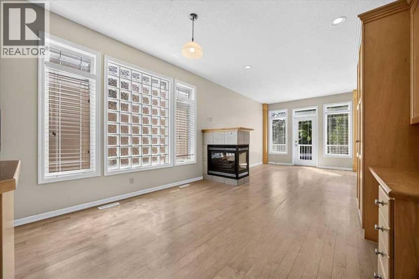 262 21 Avenue NE — photo 21 of 40