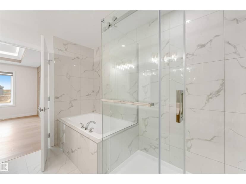 3912 39 AV — photo 31 of 40