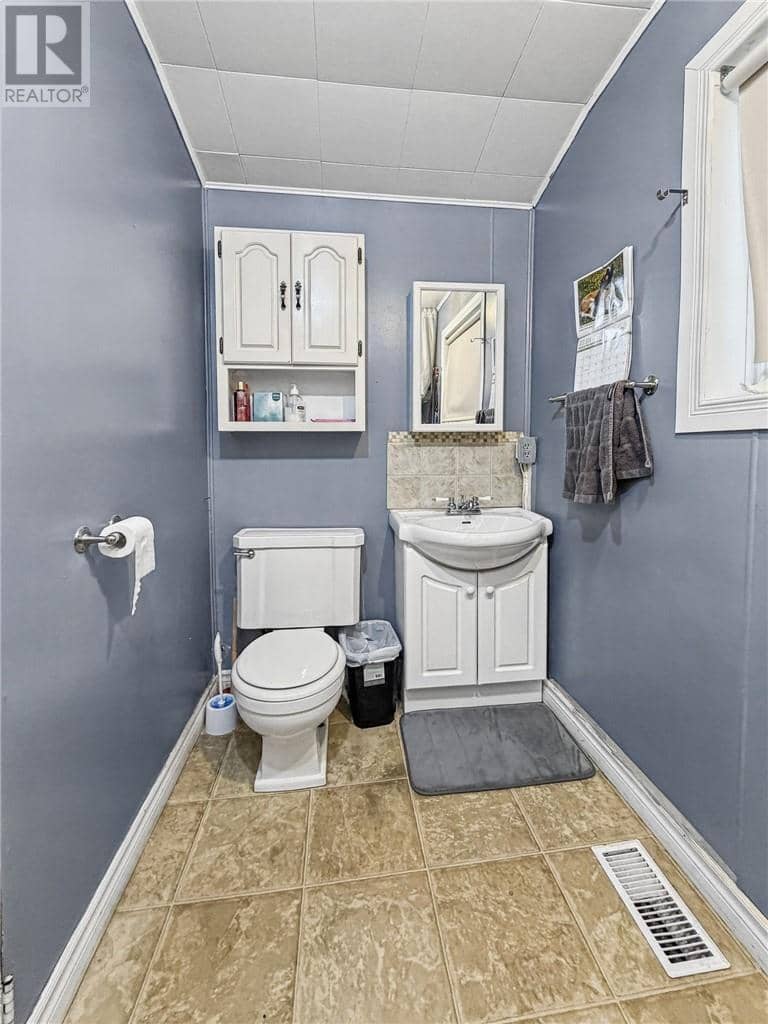 282 Syroid Street — photo 15 of 40