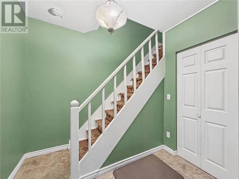 282 Syroid Street — photo 17 of 40