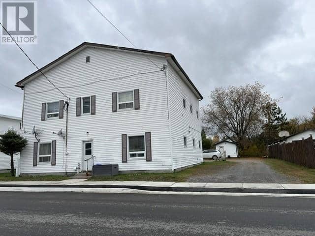 16 King Street E, St. Charles, photo 2