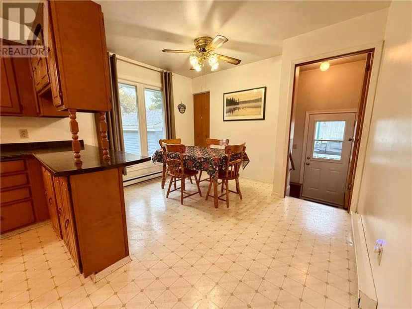 233 Woodward Avenue, Blind River, photo 5