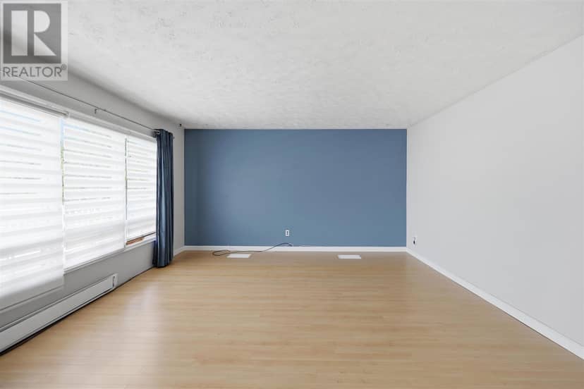 99 Findlay RD E, Echo Bay, photo 2