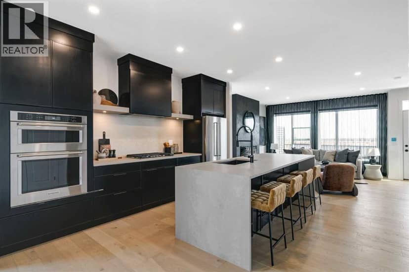 718 Sovereign Common SW, Calgary, photo 6