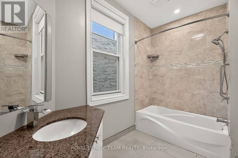 447 - 449 Green Avenue — photo 12 of 40
