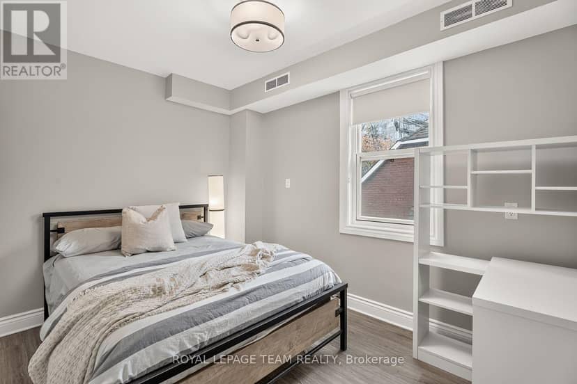 447 - 449 Green Avenue — photo 30 of 40