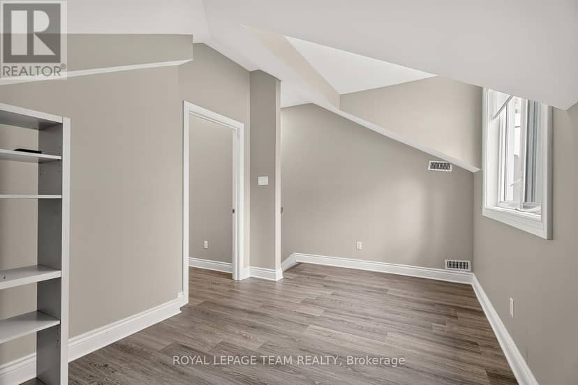 447 - 449 Green Avenue — photo 34 of 40