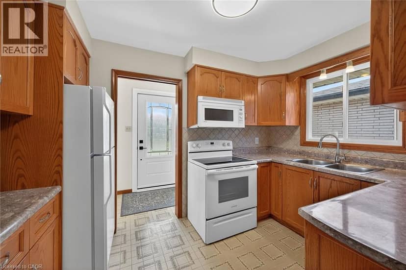 122 GLEN FOREST Drive — photo 12 of 40