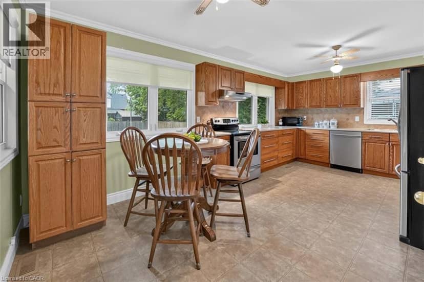 23 LAKEVIEW Avenue — photo 7 of 34