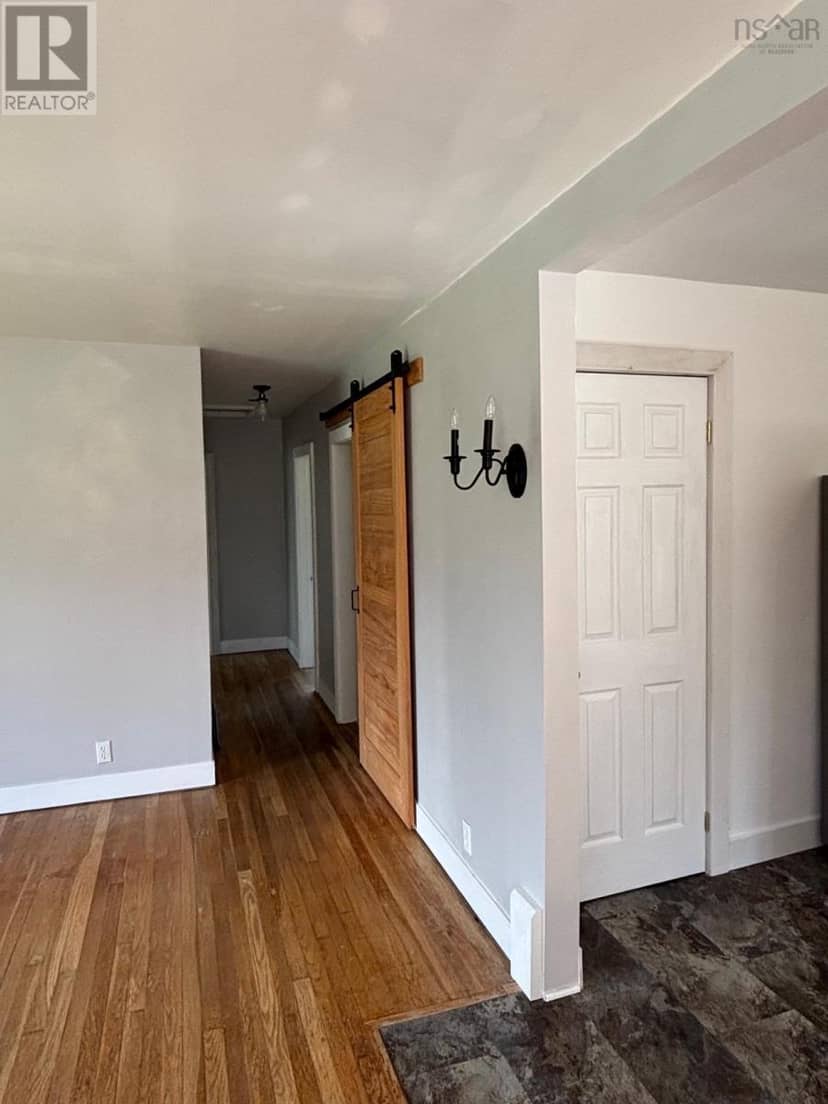 23519 Highway 7 — photo 18 of 32