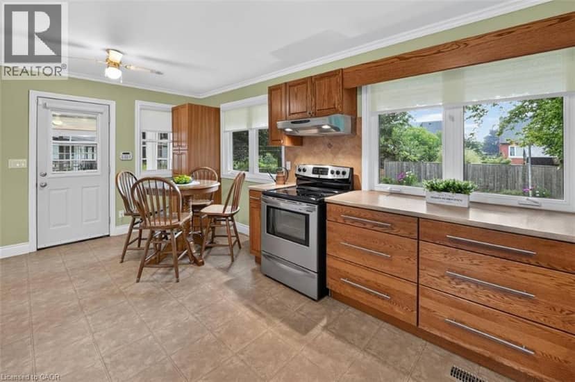 23 LAKEVIEW Avenue — photo 6 of 34