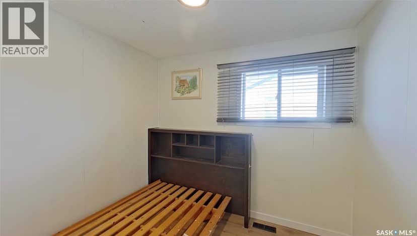 651 Queen STREET — photo 10 of 19