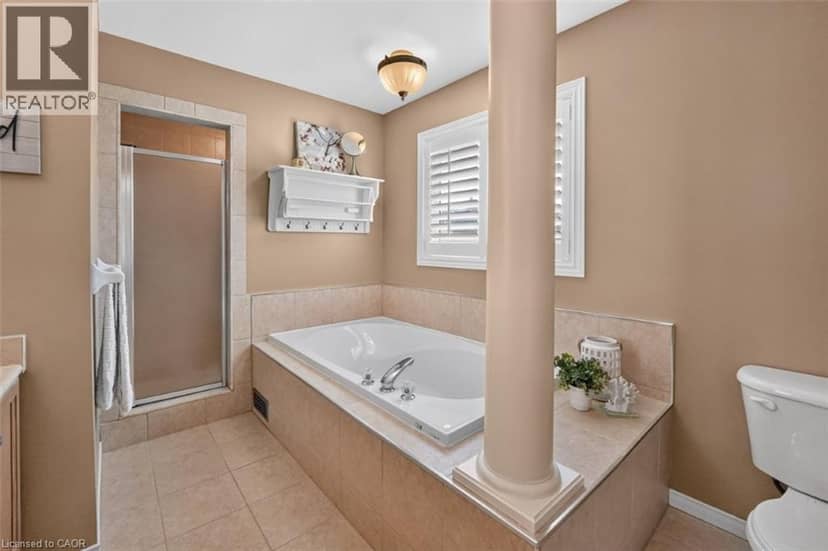 123 MOORLAND Crescent — photo 19 of 39