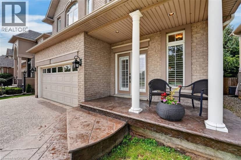 123 MOORLAND Crescent — photo 35 of 39